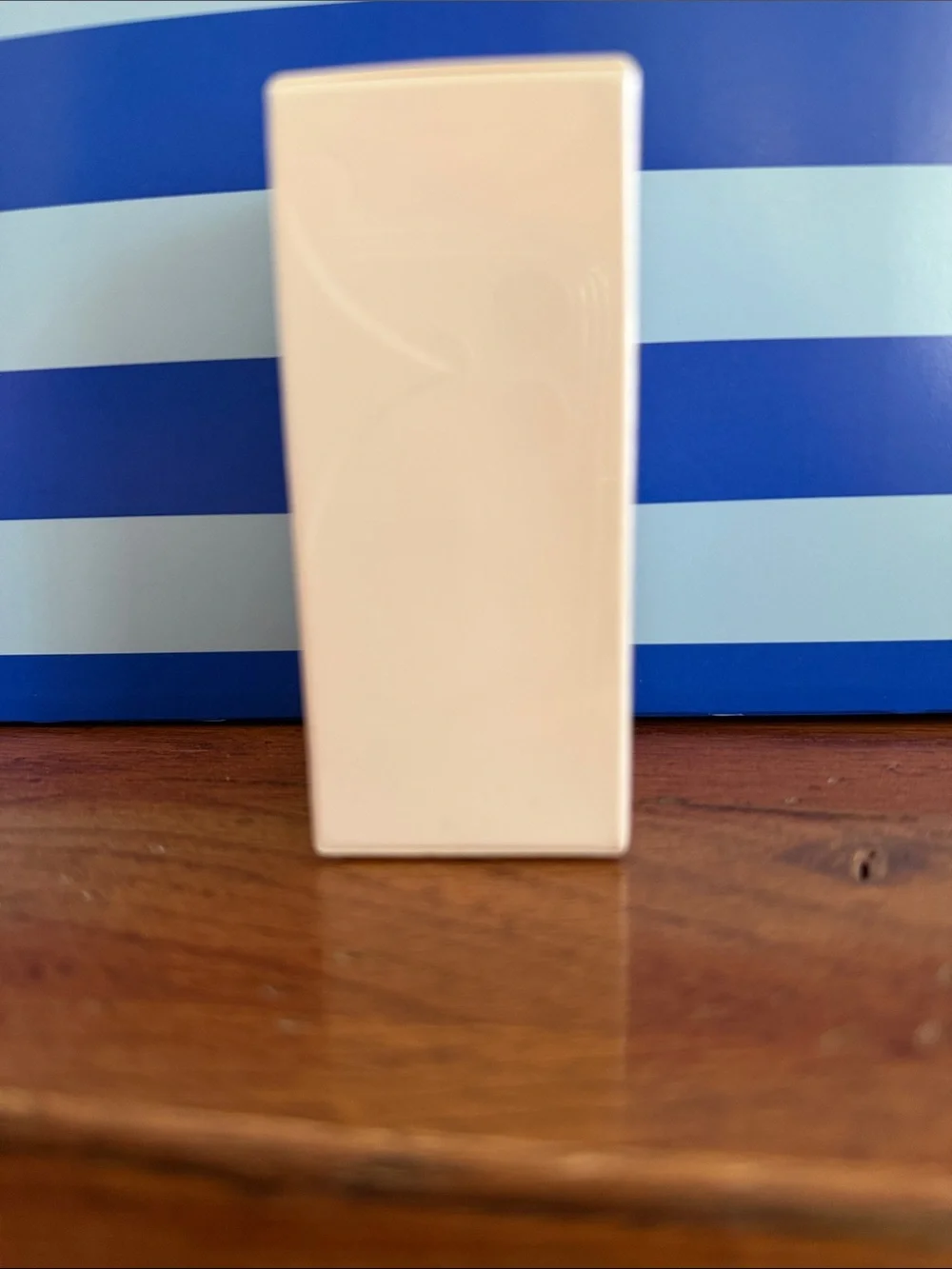 Focallure Starfall Glowing Liquid Highlighter - Cream White & Gold Accents